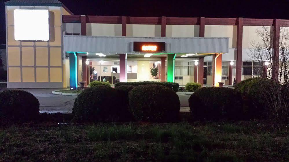 Motel Super 8 By Wyndham Goldsboro Extérieur photo