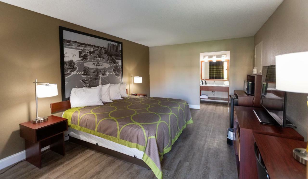 Motel Super 8 By Wyndham Goldsboro Extérieur photo